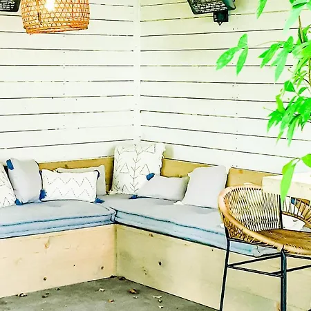 De Zuidhoek Holiday home *